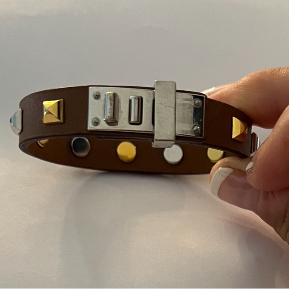 HERMES BRACELET IN TAN LEATHER AND TWO-TONE STUDS